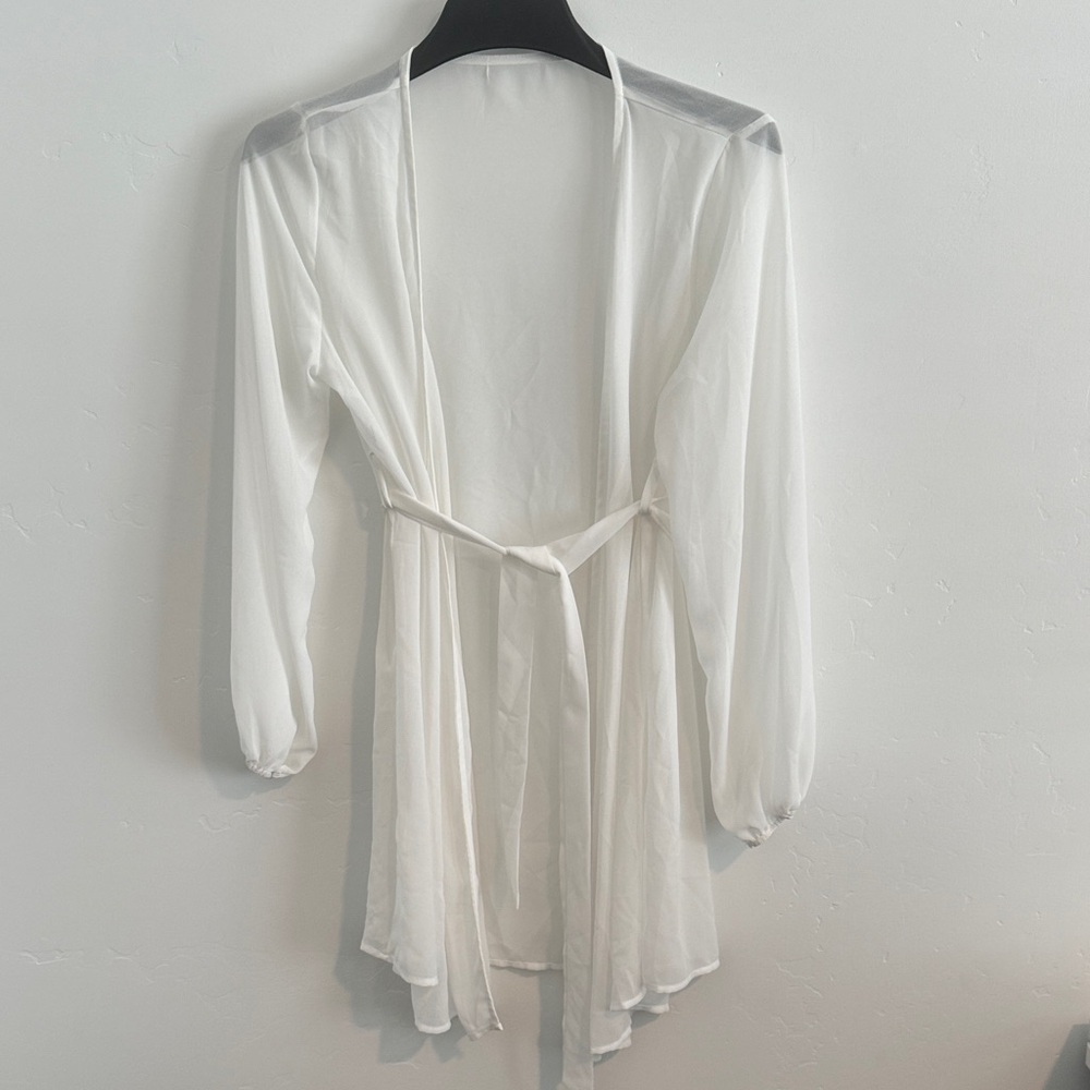 Like New Sheer Tie-Waist White Robe Lightweight Lounge Beach Cover-Up